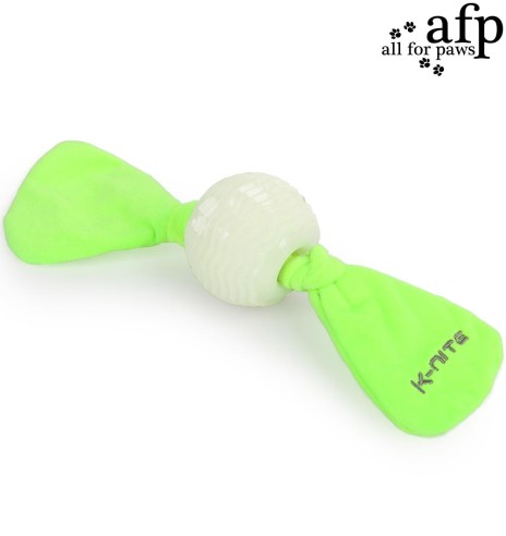 Pimedas helendav mänguasi koerale Glowing Floppy Ball (AFP - K-Nite)