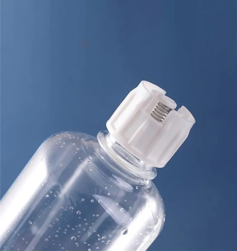 Kolmeosaline kauss koos automaatselt vett...