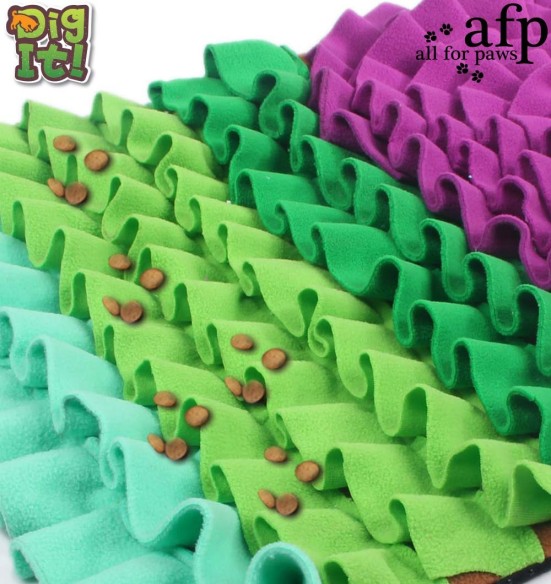 Nuuskimismatt koerale, kandiline Rectangle Fluffy Mat (AFP - Dig It)