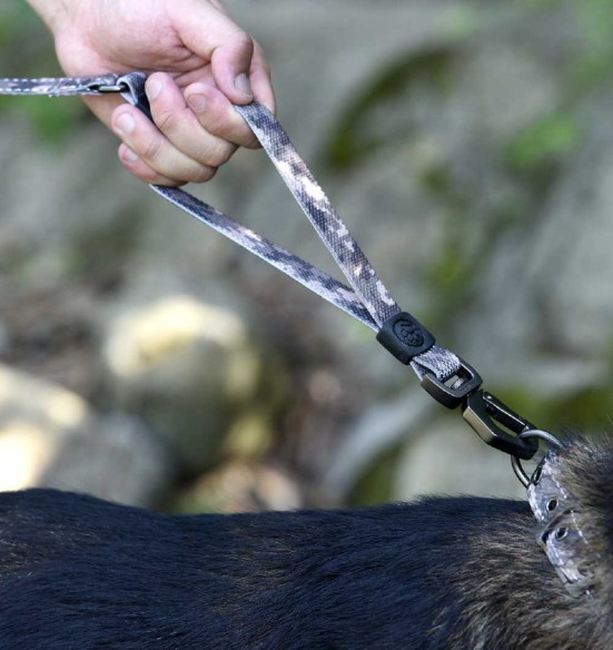 Поводок для собак амортизирующий, зелёный камуфляж (Dogness Camouflage) Поводок для собак амортизирующий, зелёный камуфляж (Dogness Camouflage)