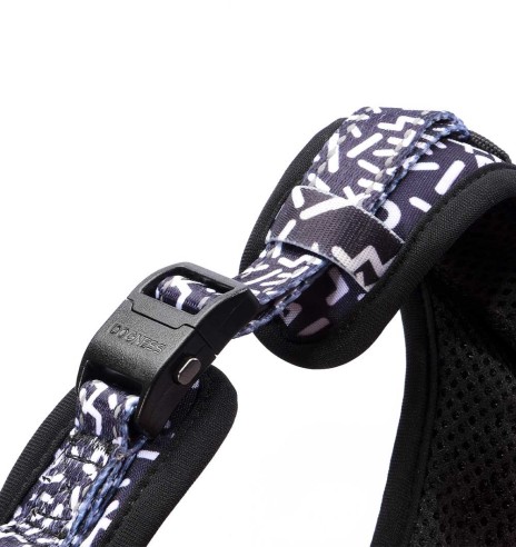 Шлейка для собак с мягкой подкладкой, чёрная с белыми буквами Black Letters (Dogness Elegant Printing)