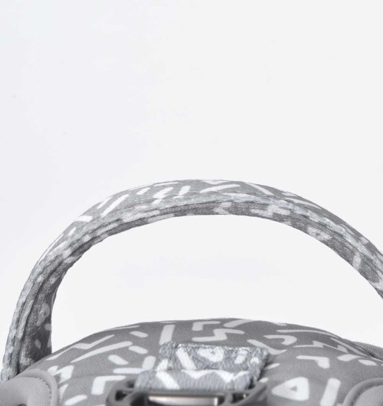 Шлейка для собак с мягкой подкладкой, серая с белыми буквами Grey Letters (Dogness Elegant Printing) Шлейка для собак с мягкой подкладкой, серая с белыми буквами Grey Letters (Dogness Elegant Printing)