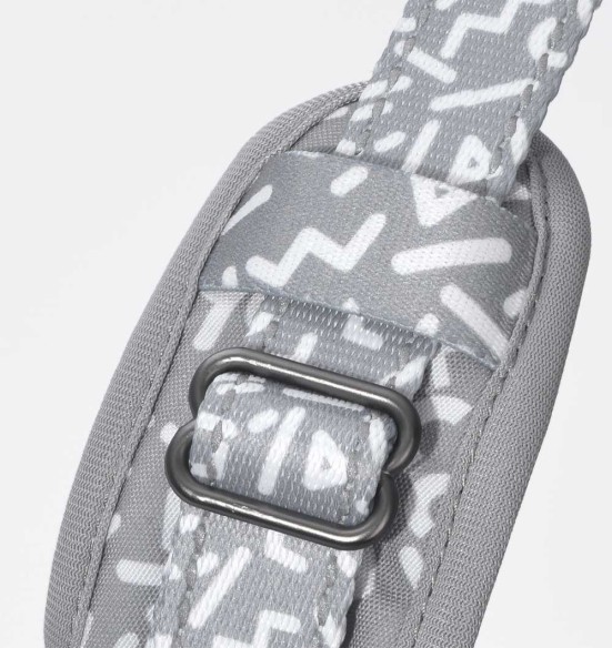 Шлейка для собак с мягкой подкладкой, серая с белыми буквами Grey Letters (Dogness Elegant Printing) Шлейка для собак с мягкой подкладкой, серая с белыми буквами Grey Letters (Dogness Elegant Printing)