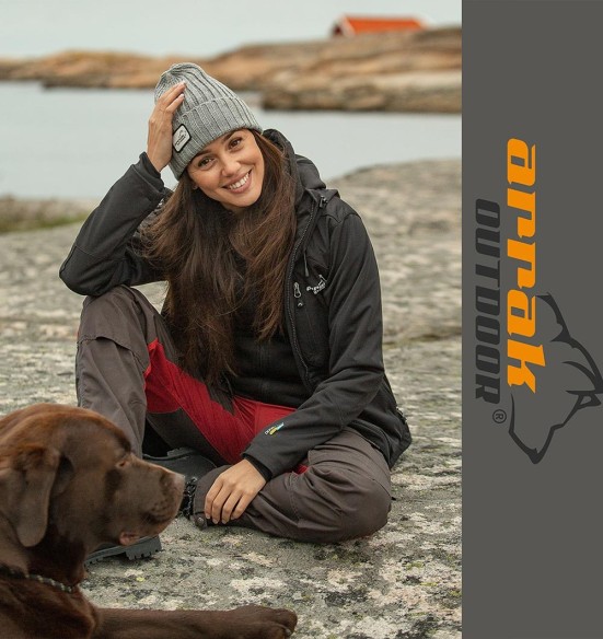 Jope naistele, veekindel ja tuulekindel, must Akka Softshell (Arrak)