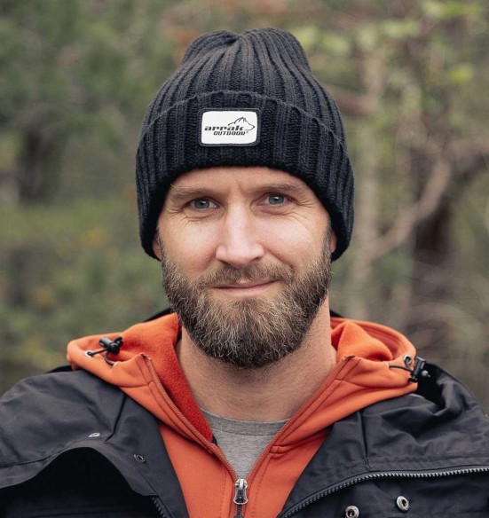 Müts kootud, klassikaline soonik, must (Arrak Outdoor)